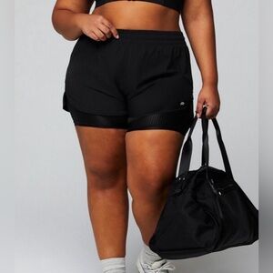 NWT Fabletics Perforated Run Shorts 5" Reflective Women's‎ Size 2X Black